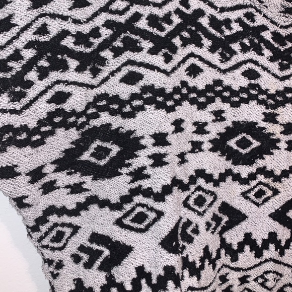 Context Long Sleeve Peek a Boo Sheer Aztec Print - Picture 3 of 6